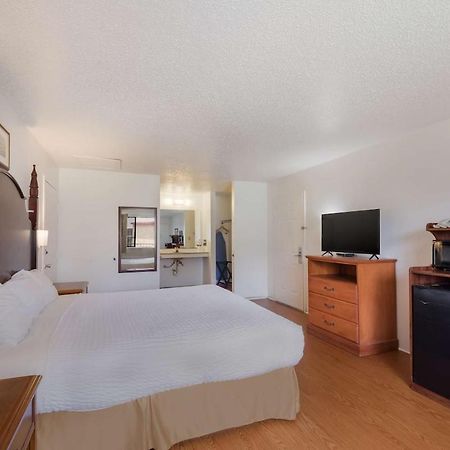 Americas Best Value Inn Lockhart Tx ภายนอก รูปภาพ