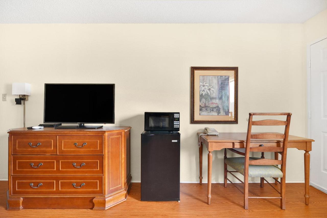 Americas Best Value Inn Lockhart Tx ภายนอก รูปภาพ