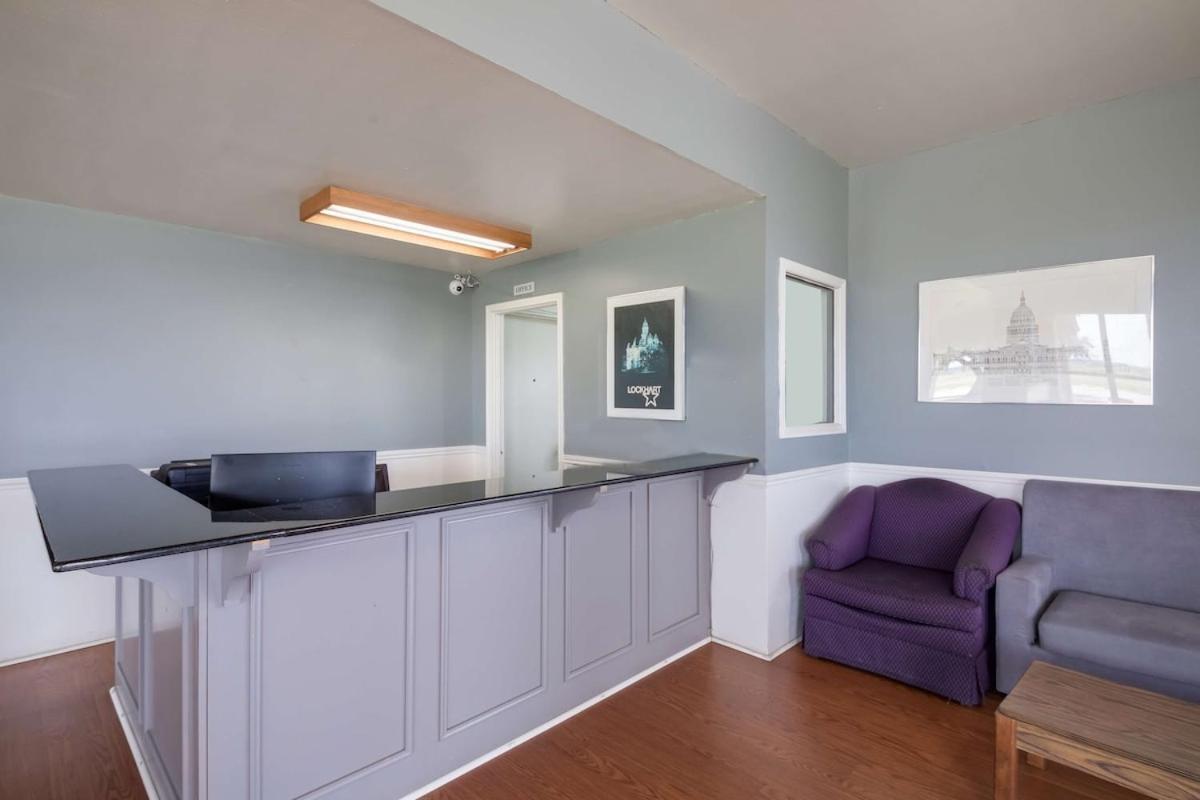 Americas Best Value Inn Lockhart Tx ภายนอก รูปภาพ