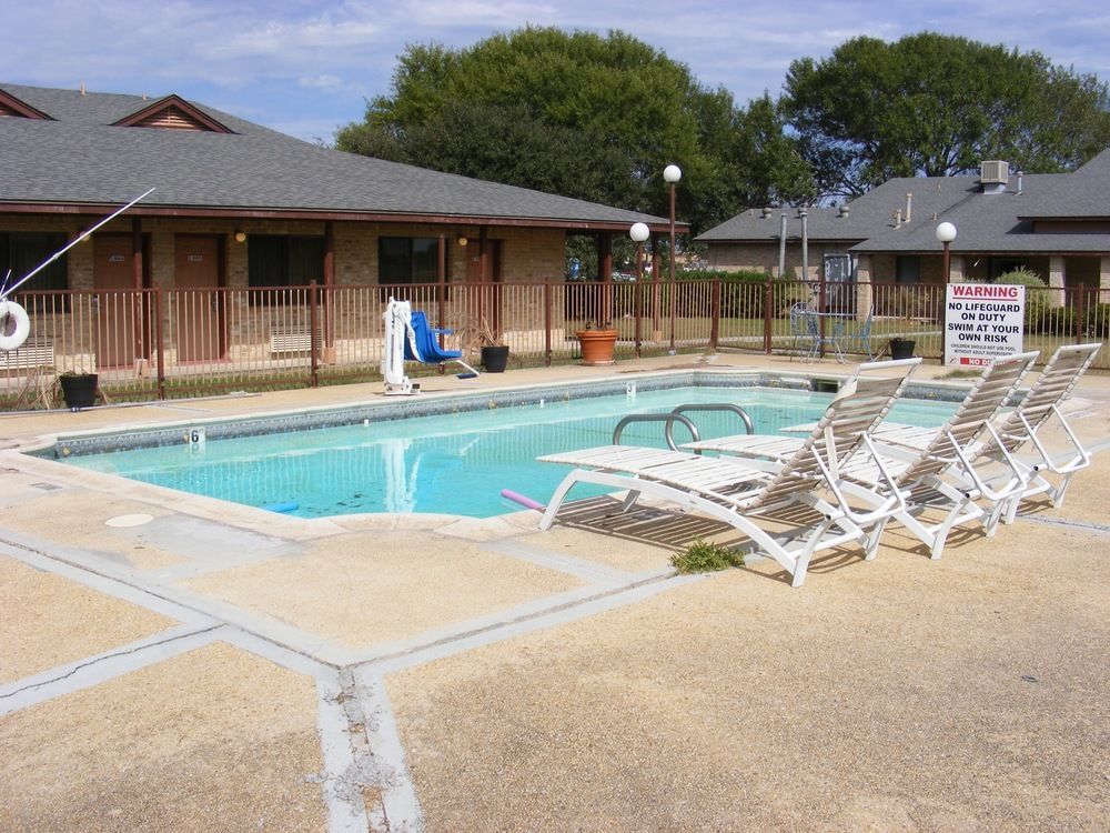 Americas Best Value Inn Lockhart Tx ภายนอก รูปภาพ