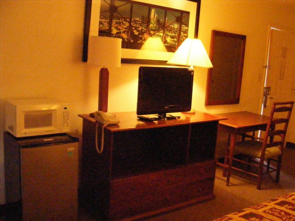 Americas Best Value Inn Lockhart Tx ภายนอก รูปภาพ